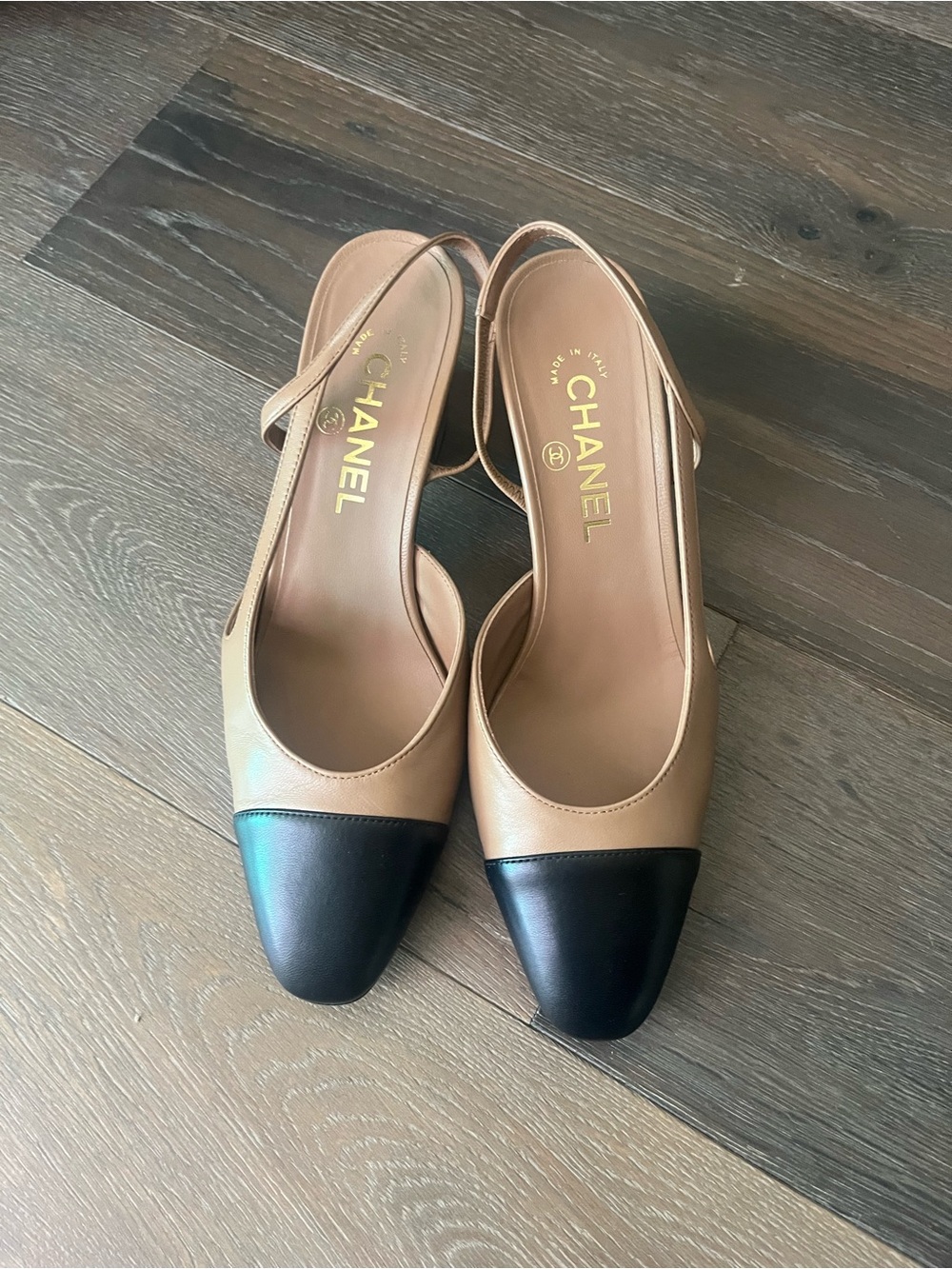 38.5 CHANEL Beige Leather Slingback Flats with Black Cap Toe